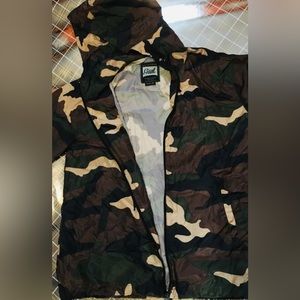 Windbreaker Raincoat Camo / Coupe-Vent Imperméable